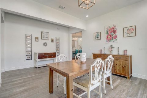 House in Winter Garden, Florida 5 bedrooms, 341.14 sq.m. № 1687125 - photo 16