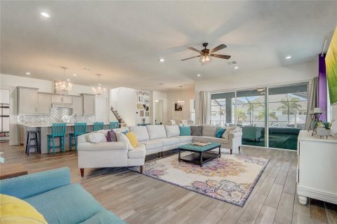 House in Winter Garden, Florida 5 bedrooms, 341.14 sq.m. № 1687125 - photo 14