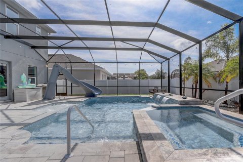 House in Winter Garden, Florida 5 bedrooms, 341.14 sq.m. № 1687125 - photo 4