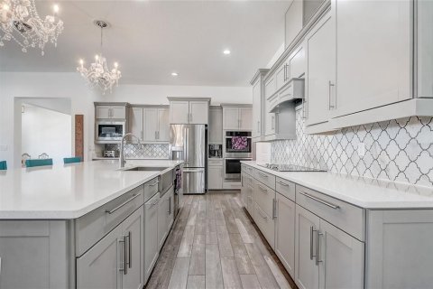 House in Winter Garden, Florida 5 bedrooms, 341.14 sq.m. № 1687125 - photo 8