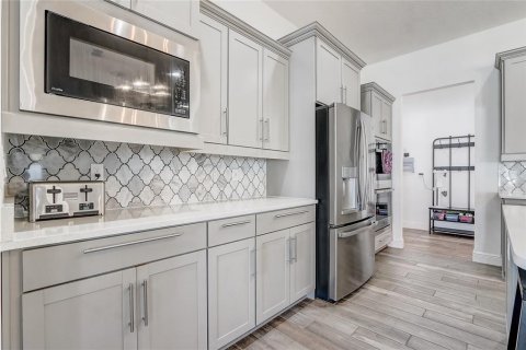 House in Winter Garden, Florida 5 bedrooms, 341.14 sq.m. № 1687125 - photo 6
