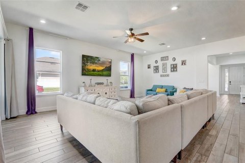 House in Winter Garden, Florida 5 bedrooms, 341.14 sq.m. № 1687125 - photo 12