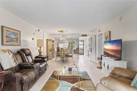 Condominio en venta en Lauderdale Lakes, Florida, 1 dormitorio, 65.5 m2 № 2088893 - foto 12