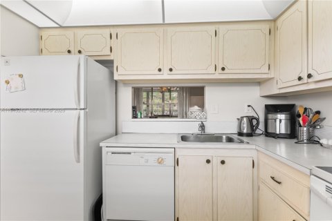Condominio en venta en Lauderdale Lakes, Florida, 1 dormitorio, 65.5 m2 № 2088893 - foto 3