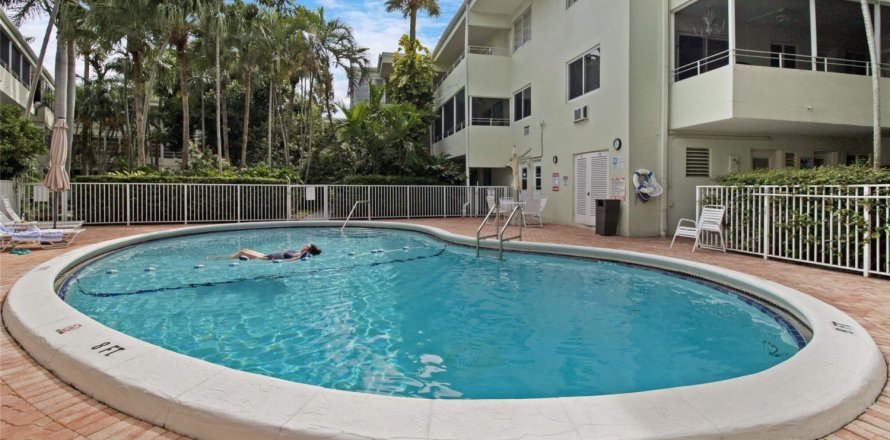 Condominio en Fort Lauderdale, Florida, 1 dormitorio № 1217571