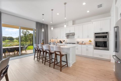 House in Winter Garden, Florida 5 bedrooms, 322.37 sq.m. № 1911831 - photo 14