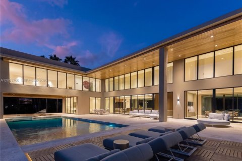 Casa en venta en Pinecrest, Florida, 7 dormitorios, 1045.43 m2 № 2334562 - foto 3