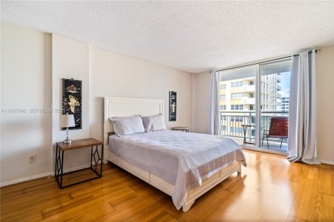 Copropriété à vendre à Hallandale Beach, Floride: 1 chambre, 80.82 m2 № 1990937 - photo 13