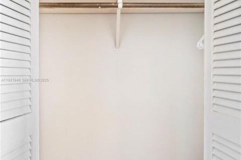 Copropriété à vendre à Hallandale Beach, Floride: 1 chambre, 80.82 m2 № 1990937 - photo 21