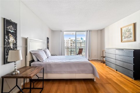 Copropriété à vendre à Hallandale Beach, Floride: 1 chambre, 80.82 m2 № 1990937 - photo 16