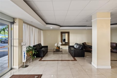 Copropriété à vendre à Hallandale Beach, Floride: 1 chambre, 80.82 m2 № 1990937 - photo 30
