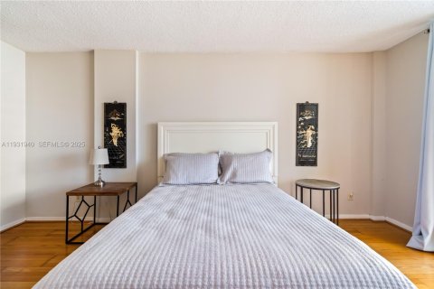 Copropriété à vendre à Hallandale Beach, Floride: 1 chambre, 80.82 m2 № 1990937 - photo 14