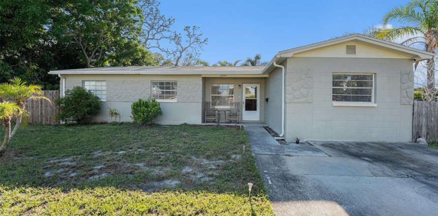 Villa ou maison à Largo, Floride 4 chambres, 128.39 m2 № 1916593