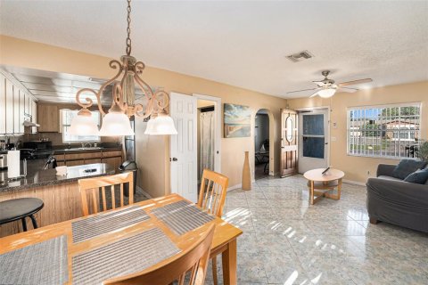 Villa ou maison à vendre à Largo, Floride: 4 chambres, 128.39 m2 № 1916593 - photo 9