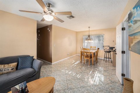 Villa ou maison à vendre à Largo, Floride: 4 chambres, 128.39 m2 № 1916593 - photo 7