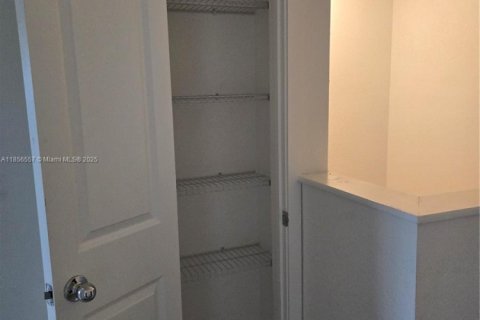 Купить виллу или дом в Флорида-Сити, Флорида 3 спальни, 132.66м2, № 1958093 - фото 18