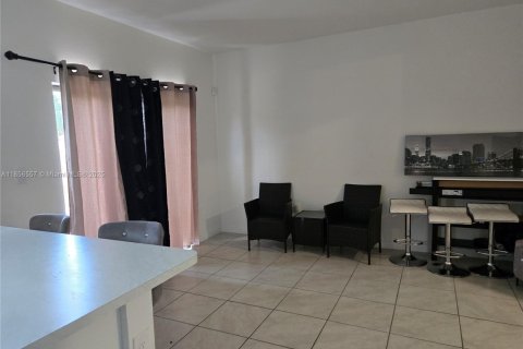 Купить виллу или дом в Флорида-Сити, Флорида 3 спальни, 132.66м2, № 1958093 - фото 12