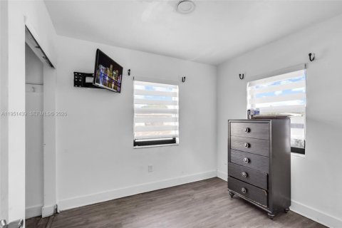 Купить виллу или дом в Майами-Гарденс, Флорида 4 спальни, 179.3м2, № 2007654 - фото 19