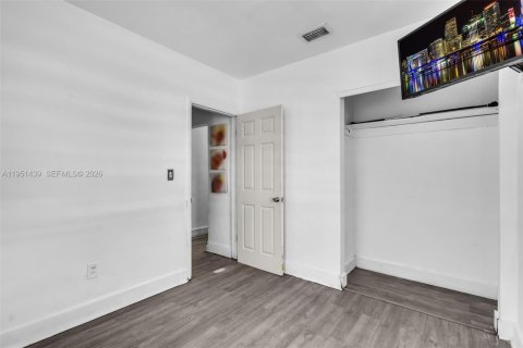 Купить виллу или дом в Майами-Гарденс, Флорида 4 спальни, 179.3м2, № 2007654 - фото 18