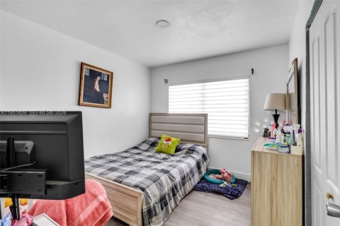 Купить виллу или дом в Майами-Гарденс, Флорида 4 спальни, 179.3м2, № 2007654 - фото 17