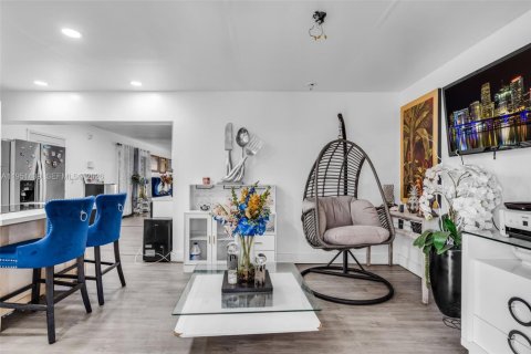 Купить виллу или дом в Майами-Гарденс, Флорида 4 спальни, 179.3м2, № 2007654 - фото 7