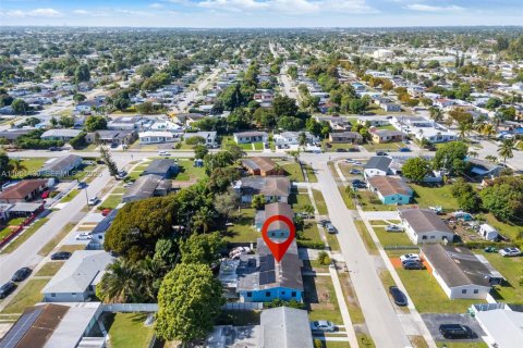 Купить виллу или дом в Майами-Гарденс, Флорида 4 спальни, 179.3м2, № 2007654 - фото 30