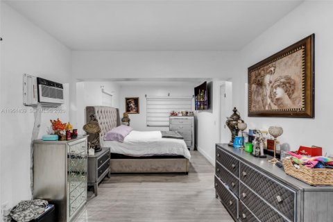 Купить виллу или дом в Майами-Гарденс, Флорида 4 спальни, 179.3м2, № 2007654 - фото 12