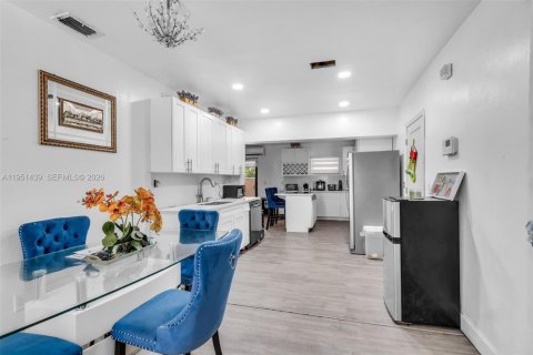 Купить виллу или дом в Майами-Гарденс, Флорида 4 спальни, 179.3м2, № 2007654 - фото 4