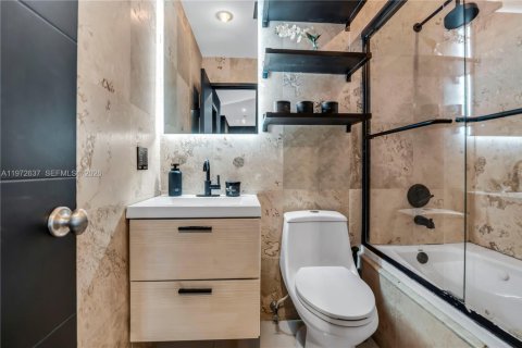 Купить виллу или дом в Майами, Флорида 5 спален, 234.21м2, № 2035943 - фото 14