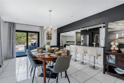 Купить виллу или дом в Майами, Флорида 5 спален, 234.21м2, № 2035943 - фото 6