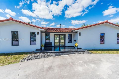 Купить виллу или дом в Майами, Флорида 5 спален, 234.21м2, № 2035943 - фото 24