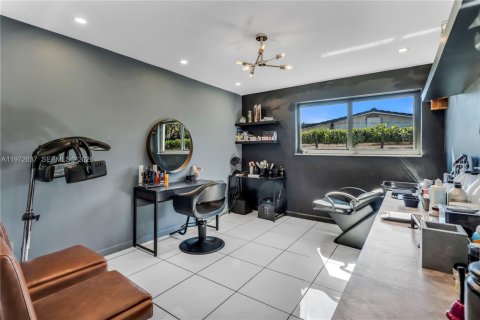 Купить виллу или дом в Майами, Флорида 5 спален, 234.21м2, № 2035943 - фото 11