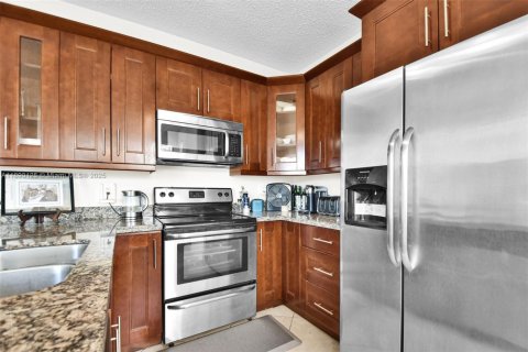 Villa ou maison à louer à Coral Springs, Floride: 4 chambres, 191.29 m2 № 1946843 - photo 16