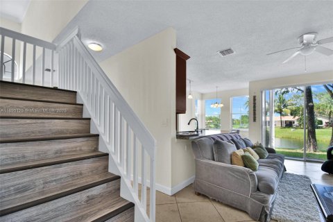 Villa ou maison à louer à Coral Springs, Floride: 4 chambres, 191.29 m2 № 1946843 - photo 10