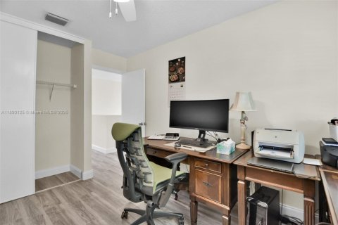 Villa ou maison à louer à Coral Springs, Floride: 4 chambres, 191.29 m2 № 1946843 - photo 23