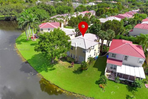 Villa ou maison à louer à Coral Springs, Floride: 4 chambres, 191.29 m2 № 1946843 - photo 2