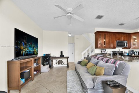Villa ou maison à louer à Coral Springs, Floride: 4 chambres, 191.29 m2 № 1946843 - photo 19