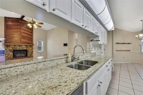 Casa en venta en Spring Hill, Florida, 3 dormitorios, 217.86 m2 № 1657309 - foto 12