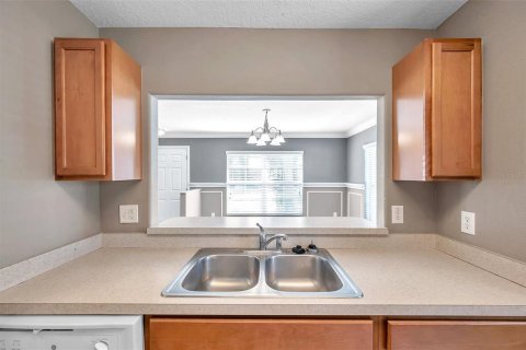 Townhouse in Zephyrhills, Florida 3 bedrooms, 126.63 sq.m. № 1903466 - photo 20