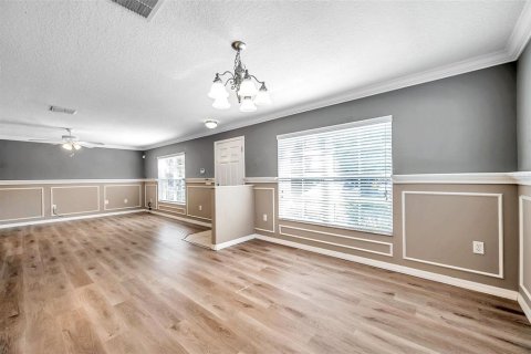Townhouse in Zephyrhills, Florida 3 bedrooms, 126.63 sq.m. № 1903466 - photo 12