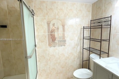 Copropriété à vendre à Hialeah, Floride: 2 chambres, 71.63 m2 № 1922263 - photo 13