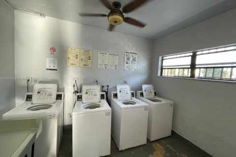 Copropriété à vendre à Hialeah, Floride: 2 chambres, 71.63 m2 № 1922263 - photo 16