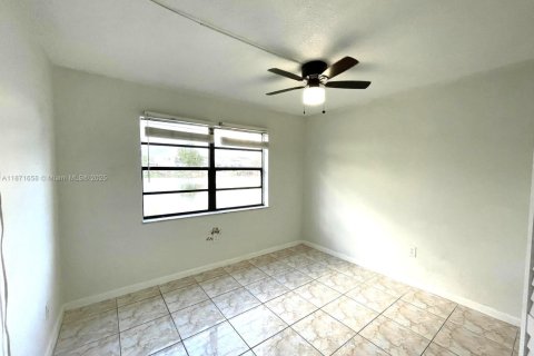 Copropriété à vendre à Hialeah, Floride: 2 chambres, 71.63 m2 № 1922263 - photo 15