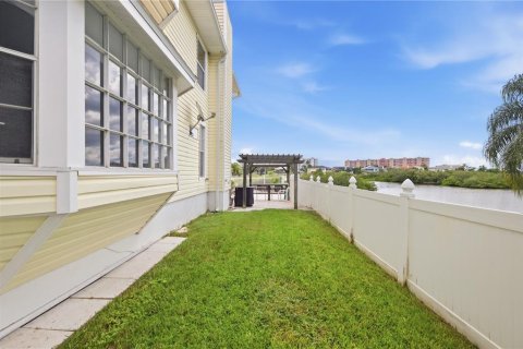 Villa ou maison à vendre à New Port Richey, Floride: 5 chambres, 327.57 m2 № 2398528 - photo 24