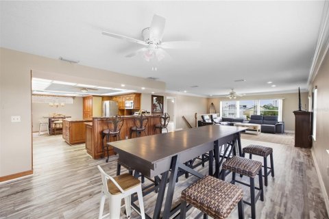 Villa ou maison à vendre à New Port Richey, Floride: 5 chambres, 327.57 m2 № 2398528 - photo 9