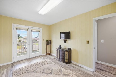 Villa ou maison à vendre à New Port Richey, Floride: 5 chambres, 327.57 m2 № 2398528 - photo 30