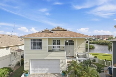 Villa ou maison à New Port Richey, Floride 5 chambres, 327.57 m2 № 2398528