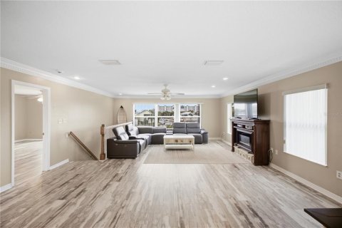 Villa ou maison à vendre à New Port Richey, Floride: 5 chambres, 327.57 m2 № 2398528 - photo 5