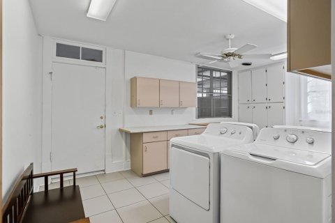 House in Ocala, Florida 5 bedrooms, 579.15 sq.m. № 2099052 - photo 25