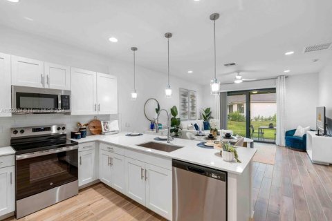 House in Delray Beach, Florida 3 bedrooms, 135.27 sq.m. № 1377280 - photo 9
